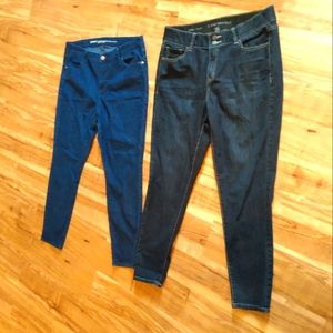 Two pairs of Women's skinny jeans!